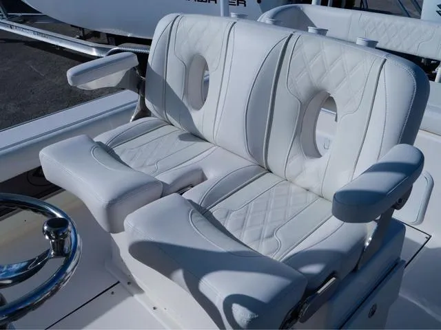 Slide: The Image of Sea Born FX25 LE 2025 - 7