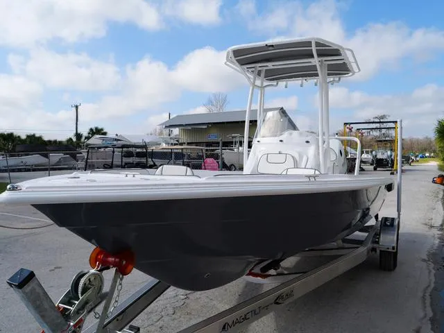 Slide: The Image of ALK 2 Powerboats 22CRS - GPS - STEREO 2025 - 11