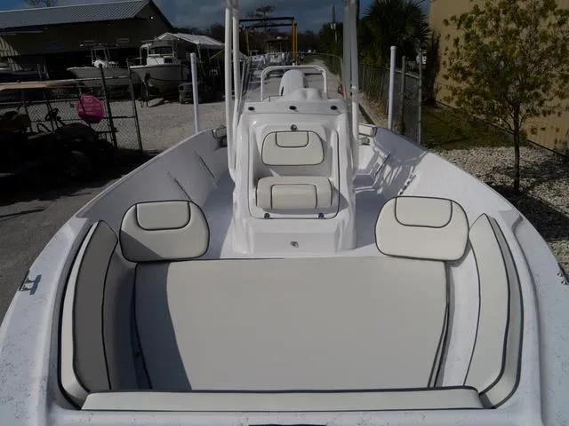 Slide: The Image of ALK 2 Powerboats 22CRS - GPS - STEREO 2025 - 16