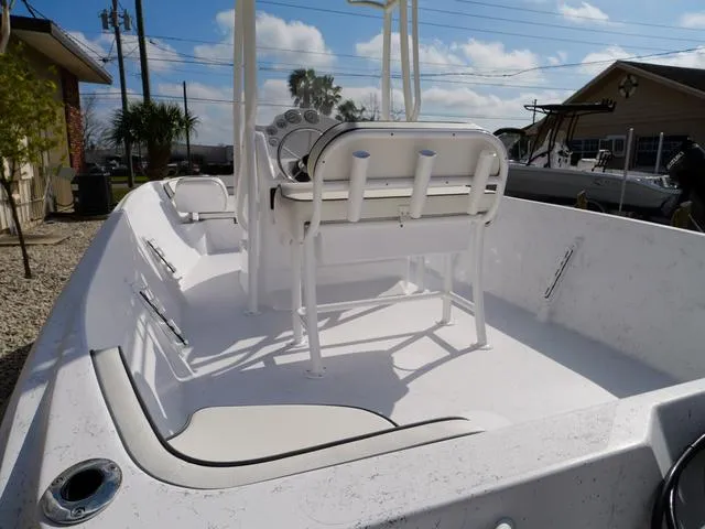 Slide: The Image of ALK 2 Powerboats 22CRS - GPS - STEREO 2025 - 17