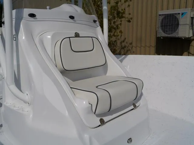 Slide: The Image of ALK 2 Powerboats 22CRS - GPS - STEREO 2025 - 18