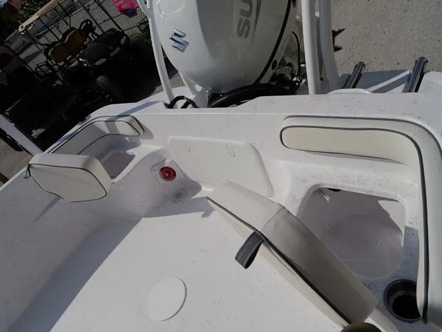 Slide: The Image of ALK 2 Powerboats 22CRS - GPS - STEREO 2025 - 21