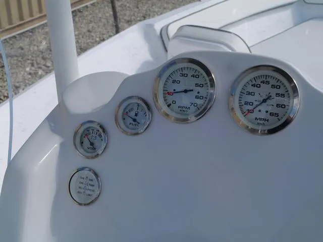 Slide: The Image of ALK 2 Powerboats 22CRS - GPS - STEREO 2025 - 23