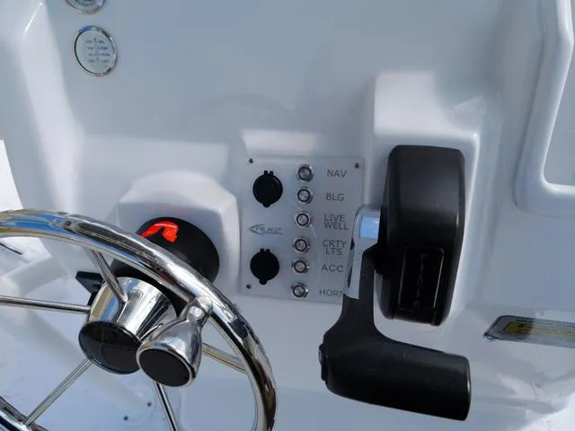 Slide: The Image of ALK 2 Powerboats 22CRS - GPS - STEREO 2025 - 24