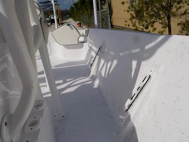 Slide: The Image of ALK 2 Powerboats 22CRS - GPS - STEREO 2025 - 26