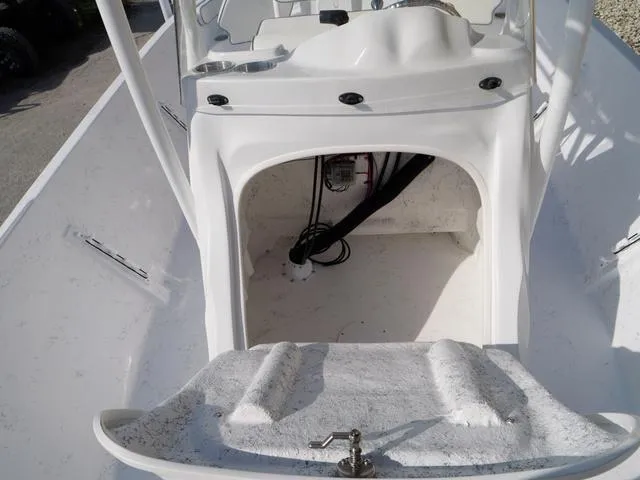 Slide: The Image of ALK 2 Powerboats 22CRS - GPS - STEREO 2025 - 28