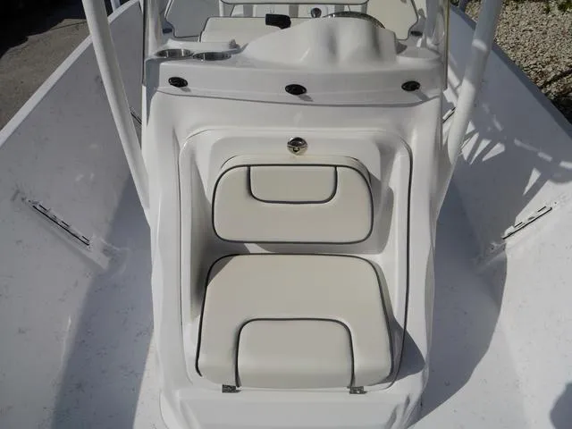 Slide: The Image of ALK 2 Powerboats 22CRS - GPS - STEREO 2025 - 29