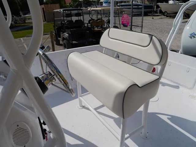 Slide: The Image of ALK 2 Powerboats 22CRS - GPS - STEREO 2025 - 31