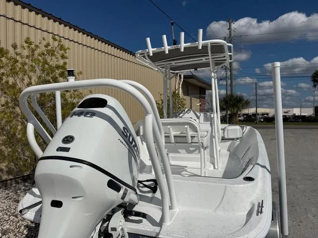 Slide: The Image of ALK 2 Powerboats 22CRS - GPS - STEREO 2025 - 36