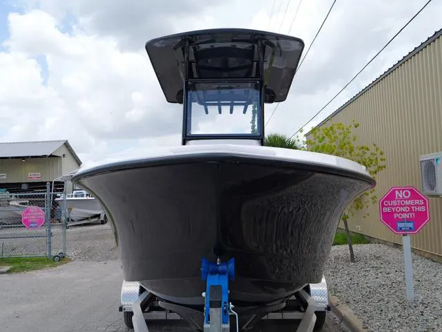 Slide: The Image of Polar 220 CC - Simrad 9 - Stereo 2025 - 10