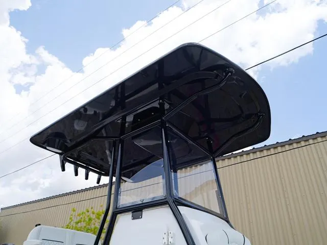 Slide: The Image of Polar 220 CC - Simrad 9 - Stereo 2025 - 12