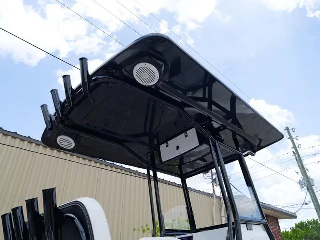 Slide: The Image of Polar 220 CC - Simrad 9 - Stereo 2025 - 14