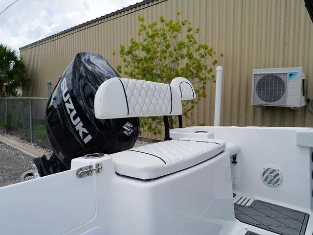 Slide: The Image of Polar 220 CC - Simrad 9 - Stereo 2025 - 15