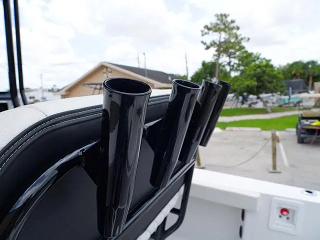 Slide: The Image of Polar 220 CC - Simrad 9 - Stereo 2025 - 23