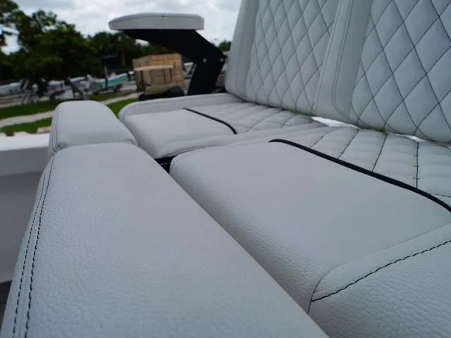 Slide: The Image of Polar 220 CC - Simrad 9 - Stereo 2025 - 26