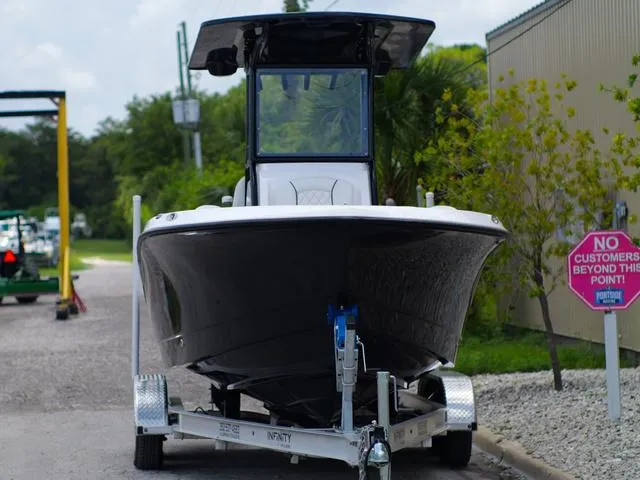 Slide: The Image of Polar 220 CC - Simrad 9 - Stereo 2025 - 5