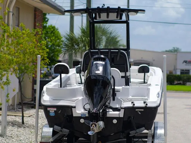 Slide: The Image of Polar 220 CC - Simrad 9 - Stereo 2025 - 7