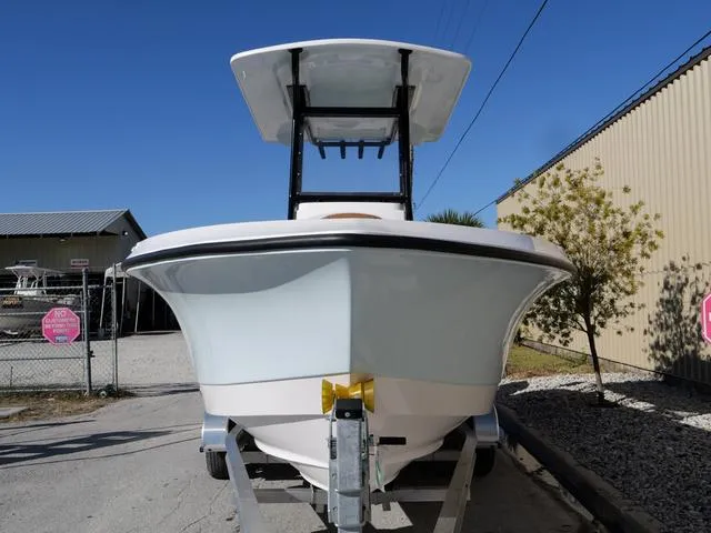 Slide: The Image of Polar 220 CC Simrad 9, Stereo, Ski Bar 2025 - 10