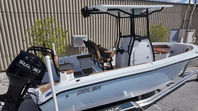 Slide: The Image of Polar 220 CC Simrad 9, Stereo, Ski Bar 2025 - 23