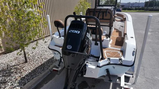 Slide: The Image of Polar 220 CC Simrad 9, Stereo, Ski Bar 2025 - 24