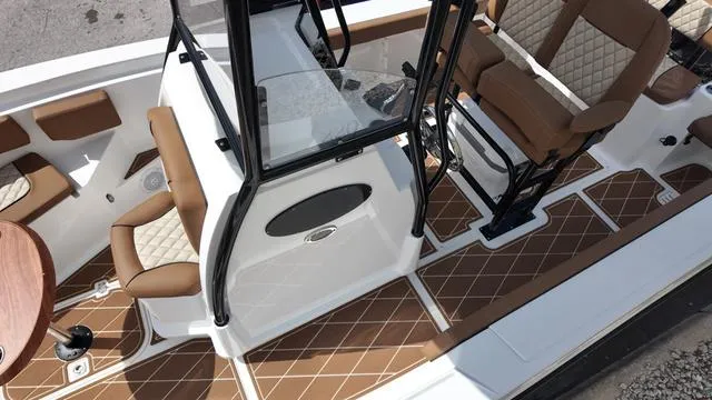 Slide: The Image of Polar 220 CC Simrad 9, Stereo, Ski Bar 2025 - 34