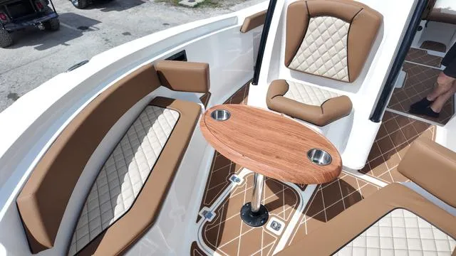 Slide: The Image of Polar 220 CC Simrad 9, Stereo, Ski Bar 2025 - 42