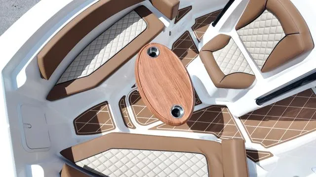 Slide: The Image of Polar 220 CC Simrad 9, Stereo, Ski Bar 2025 - 43