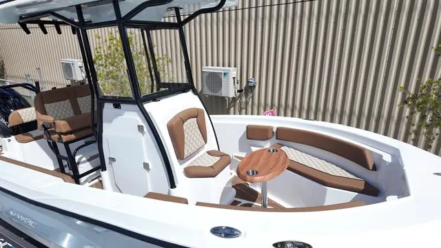 Slide: The Image of Polar 220 CC Simrad 9, Stereo, Ski Bar 2025 - 5