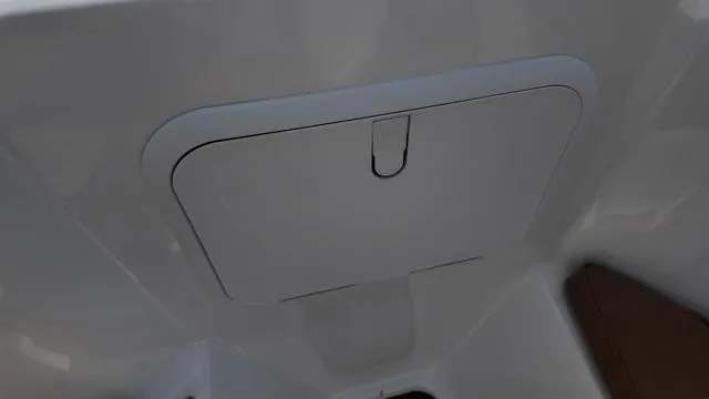 Slide: The Image of Polar 220 CC Simrad 9, Stereo, Ski Bar 2025 - 50