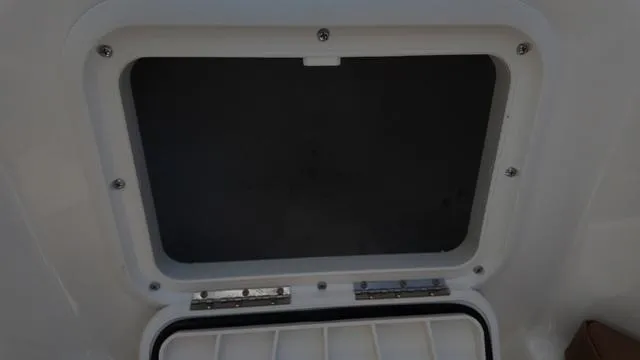 Slide: The Image of Polar 220 CC Simrad 9, Stereo, Ski Bar 2025 - 51