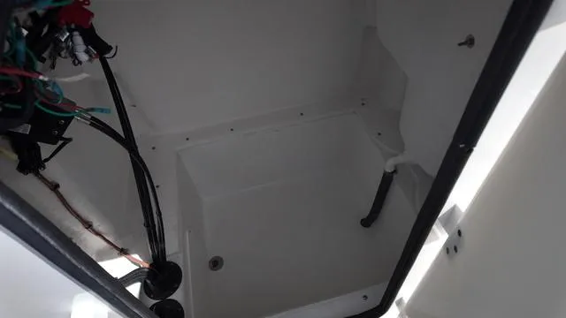 Slide: The Image of Polar 220 CC Simrad 9, Stereo, Ski Bar 2025 - 56