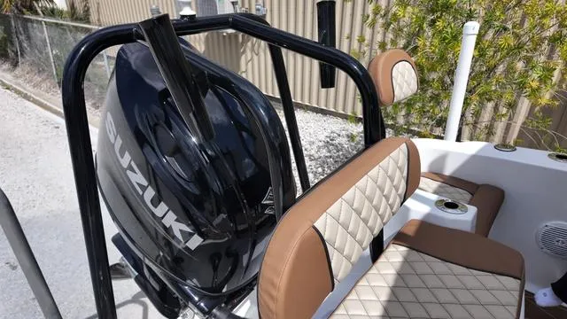 Slide: The Image of Polar 220 CC Simrad 9, Stereo, Ski Bar 2025 - 72