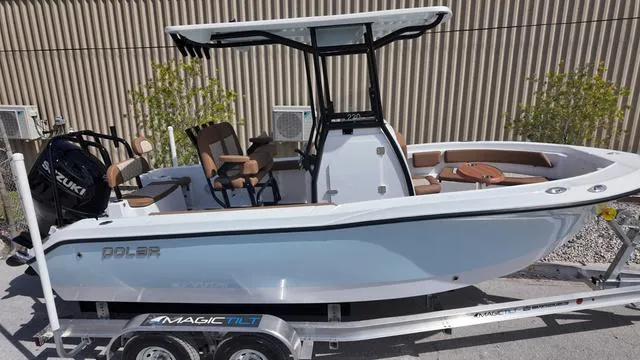 Slide: The Image of Polar 220 CC Simrad 9, Stereo, Ski Bar 2025 - 9