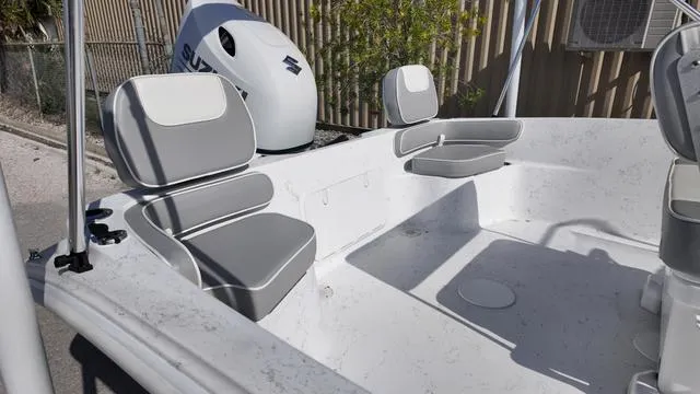 Slide: The Image of ALK 2 Powerboats 22CRS BIMINI 2025 - 10