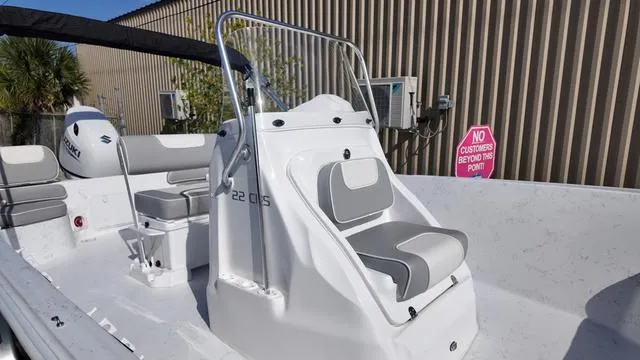 Slide: The Image of ALK 2 Powerboats 22CRS BIMINI 2025 - 12