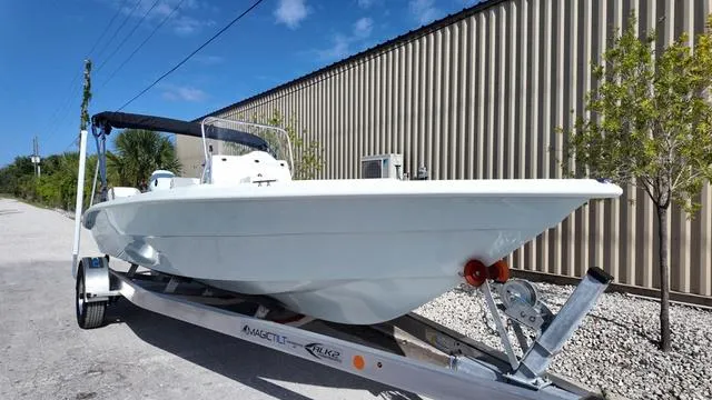 Slide: The Image of ALK 2 Powerboats 22CRS BIMINI 2025 - 22