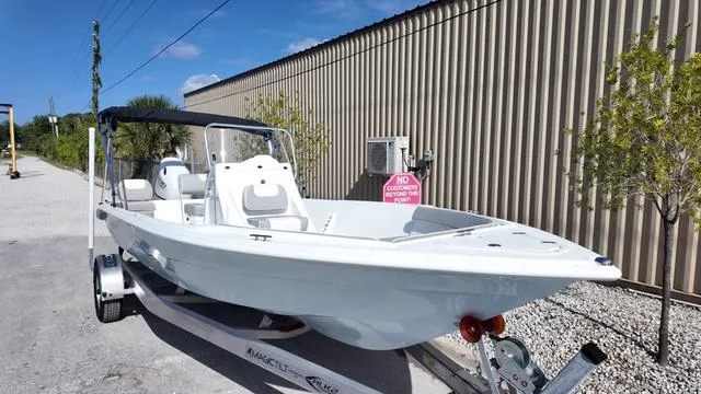 Slide: The Image of ALK 2 Powerboats 22CRS BIMINI 2025 - 23