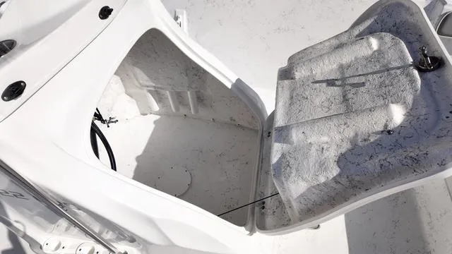 Slide: The Image of ALK 2 Powerboats 22CRS BIMINI 2025 - 30