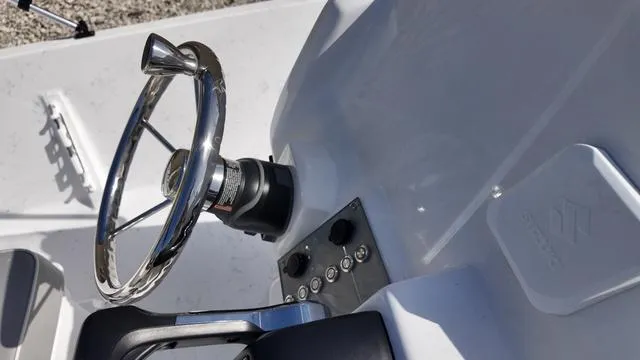 Slide: The Image of ALK 2 Powerboats 22CRS BIMINI 2025 - 32