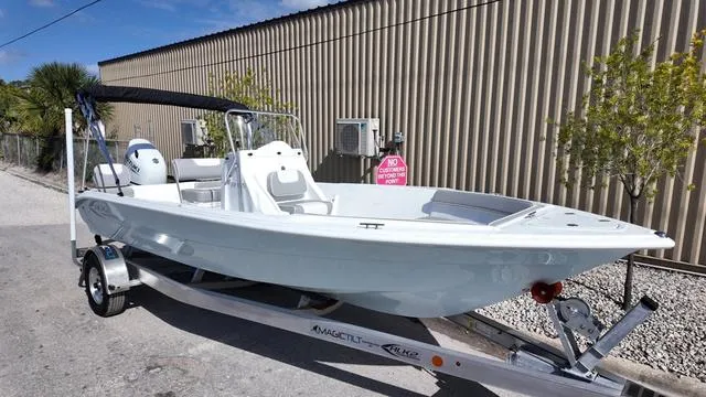 Slide: The Image of ALK 2 Powerboats 22CRS BIMINI 2025 - 36