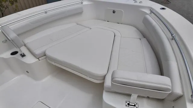 Slide: The Image of Sea Born LX26LE 2025 - 10