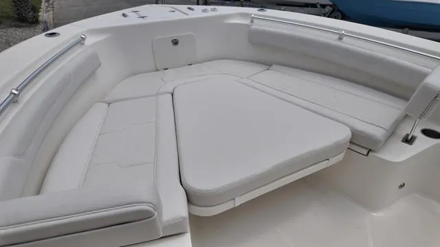 Slide: The Image of Sea Born LX26LE 2025 - 11