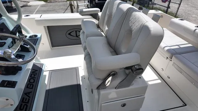 Slide: The Image of Sea Born LX26LE 2025 - 30