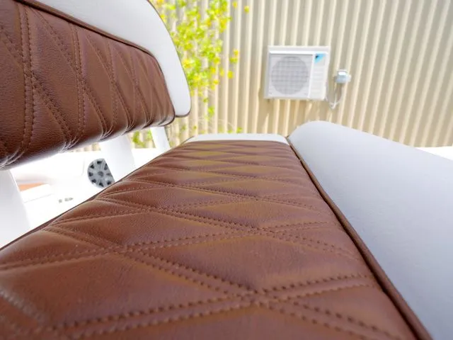 Slide: The Image of ALK 2 Powerboats 22CRX - Kicker Stereo - Simrad 9 2025 - 14