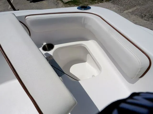 Slide: The Image of ALK 2 Powerboats 22CRX - Kicker Stereo - Simrad 9 2025 - 19