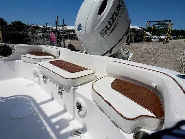 Slide: The Image of ALK 2 Powerboats 22CRX - Kicker Stereo - Simrad 9 2025 - 22