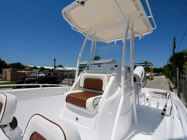 Slide: The Image of ALK 2 Powerboats 22CRX - Kicker Stereo - Simrad 9 2025 - 23