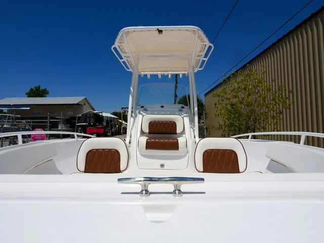 Slide: The Image of ALK 2 Powerboats 22CRX - Kicker Stereo - Simrad 9 2025 - 34