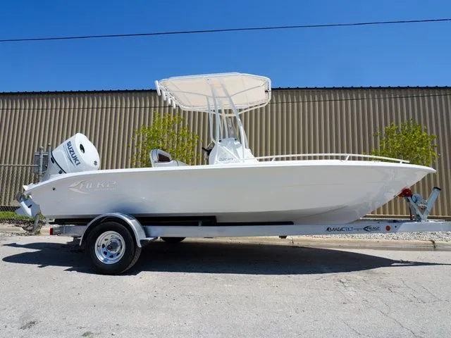 Slide: The Image of ALK 2 Powerboats 22CRX - Kicker Stereo - Simrad 9 2025 - 35