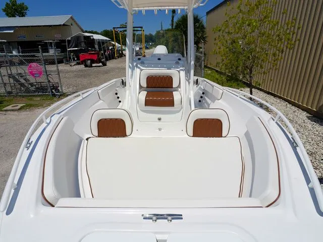 Slide: The Image of ALK 2 Powerboats 22CRX - Kicker Stereo - Simrad 9 2025 - 4